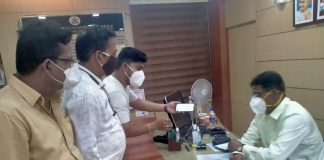 फक्त आधार कार्डवर होऊ शकते लसीकरण : जिल्हाधिकारी Mes meet dc