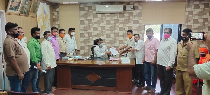 Shivsena delegation meets Shivsena delegation meets