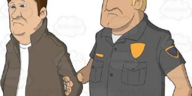 पोलिसांनी केली पोलिसाला अटक