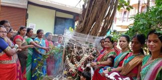 कोरोनाच्या सावटाखाली शहर उपनगरात वटपौर्णिमा साजरी Vat pournima 2021