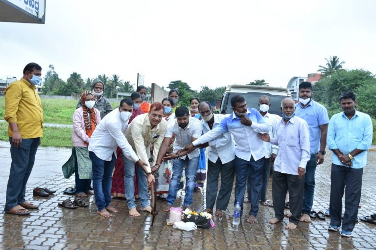 मुतगा येथील समुदाय भवनाचा भूमिपूजन समारंभ उत्साहात