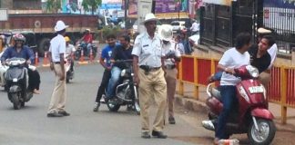 रहदारी पोलीस ‘या’ आदेशाचे केंव्हा करणार पालन? Traffic police