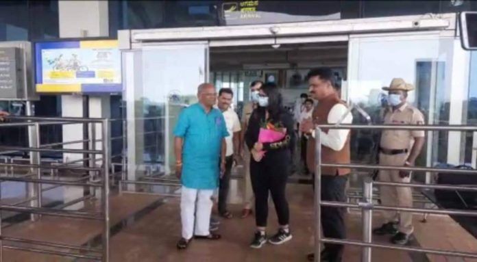 Ukrain return student