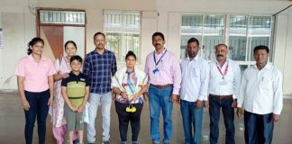 सुवर्ण कन्येचे रेल्वे स्थानकावर स्वागत -सत्कार Akshta