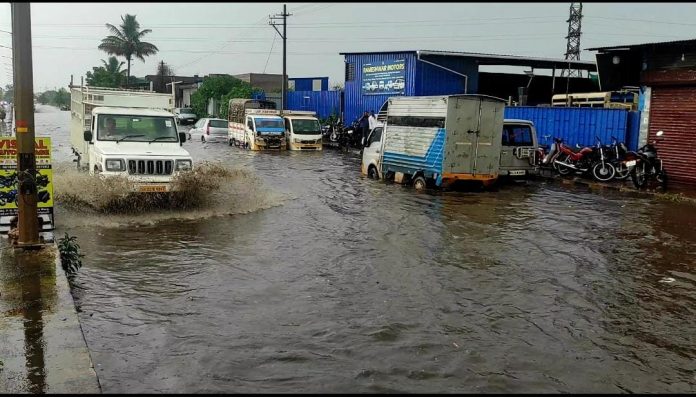 Old pb road rain Old pb road rain