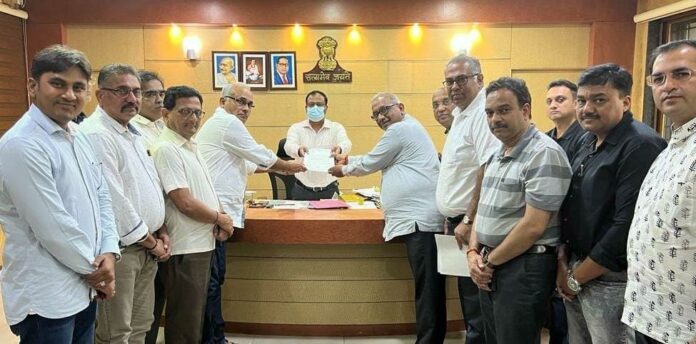 Chamber ten rupees coin