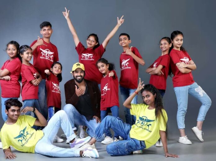 डान्सर्स Dancers