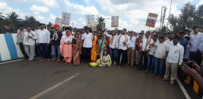 Third gate rob protest Third gate rob protest