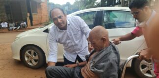 चवताळलेल्या मधमाशांच्या हल्ल्यात 3 गंभीर जखमी Honey bee