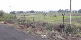 ‘या’ सर्व्हिस रोडवर कुंपण मारण्याची तयारी; शेतकऱ्यांचा विरोध Fence suvarna soudha