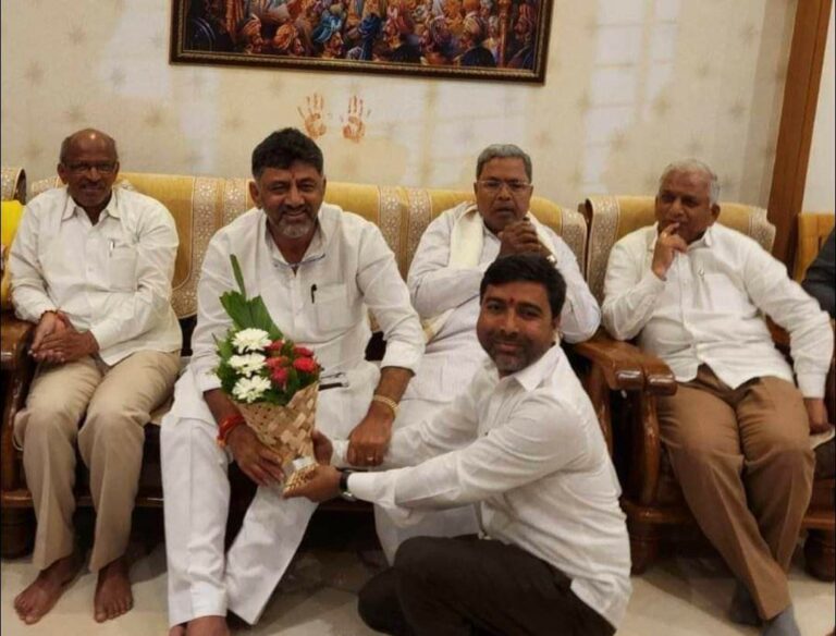 सिद्धरामय्या, डी. के. शिवकुमार यांचे ‘यांनी’ घेतले आशीर्वाद