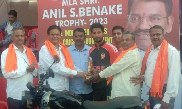 Cricket benke Cricket benke