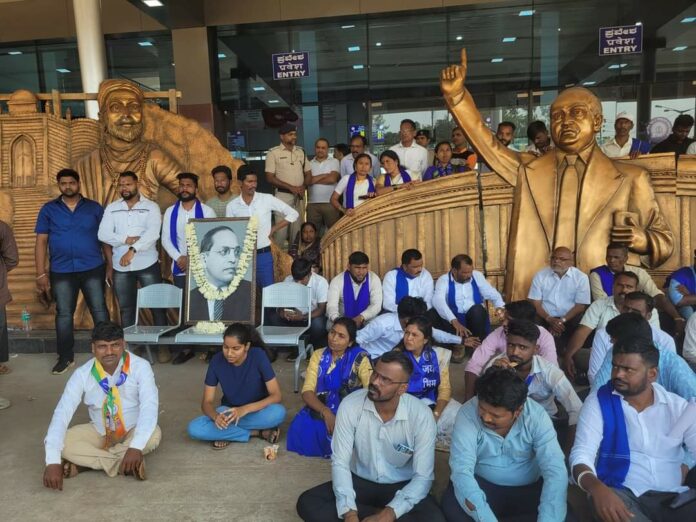 Protest railway station