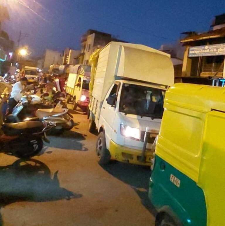 Theft ravivar peth parking is area