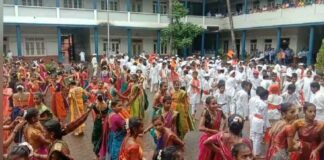 शहरात शालेय मुलांची आषाढी वारी अपूर्व उत्साहात School aashadhi