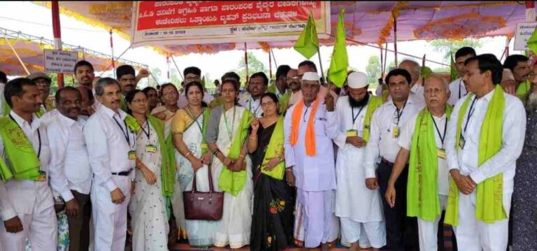 विविध मागण्यांसाठी पारंपारिक वैद्य परिषदचे आंदोलन