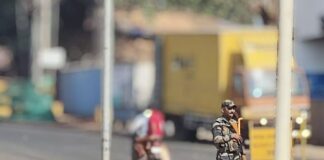 कॅन्टोन्मेंट हद्दीतून अवजड वाहनांना बंदी; सशस्त्र जवान तैनात Cantt board