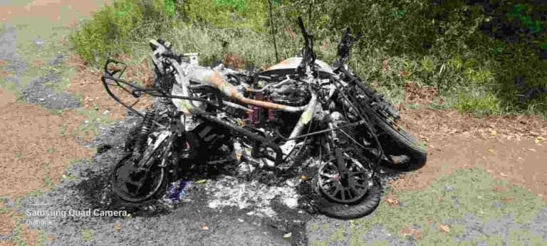 विनायकनगर येथे अज्ञातांकडून 3 दुचाकी वाहने भस्मसात