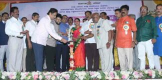 जिल्हास्तरीय शिक्षक दिन कार्यक्रमात शिक्षकांचा सत्कार Teachers day