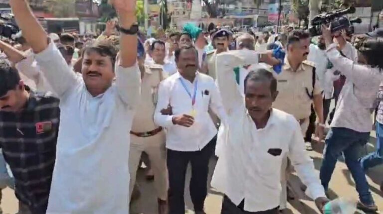 बेळगावात शेतकऱ्यांचे आंदोलन : खाजगी कंपन्यांविरोधात शेतकऱ्यांचा निषेध