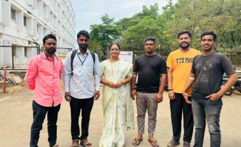 समाजसेविकेच्या’ मदतीमुळे मिळाला चिमुकलीला आधार !*