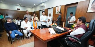 फडणवीसांचे समितीच्या शिष्टमंडळाला आश्वासन Mes nagpur