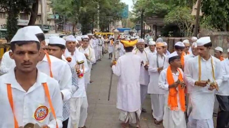 बेळगावात हजारो वारकऱ्यांच्या उपस्थितीत  सवाद्य दिंडी