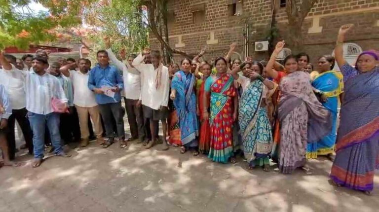 मार्कंडेय नदी प्रकल्प विस्थापितांचे जिल्हाधिकाऱ्यांना निवेदन