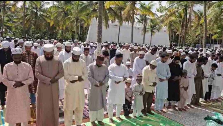 सामूहिक नमाज पठणासह शहरात बकरी ईद