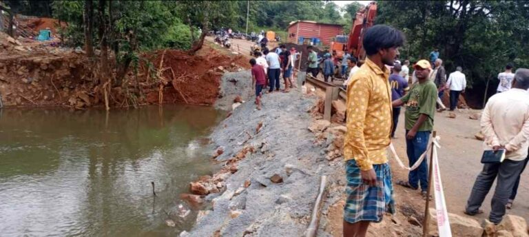 कुसमळी ब्रिज पुन्हा वहातुकीसाठी झाला बंद