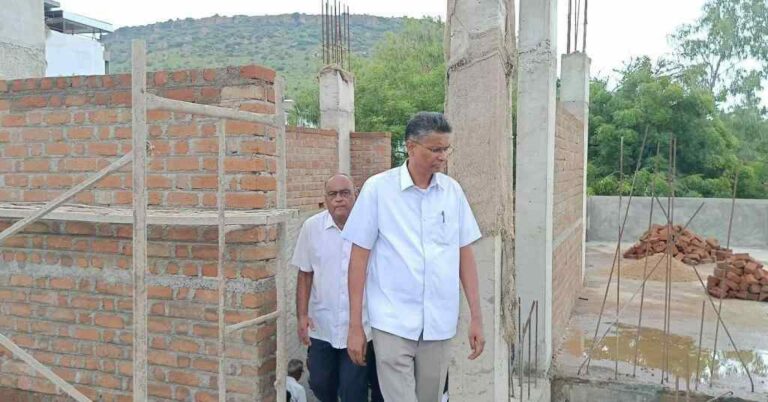 वकील भवन इमारतीच्या कामाची मंत्री सतीश जारकीहोळींकडून पाहणी