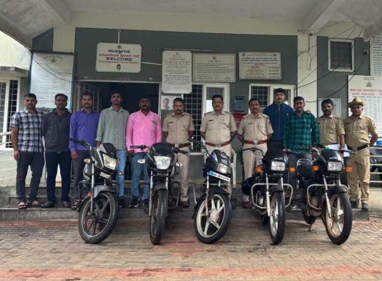 मोटरसायकल चोर गजाआड;  ५ दुचाकी जप्त