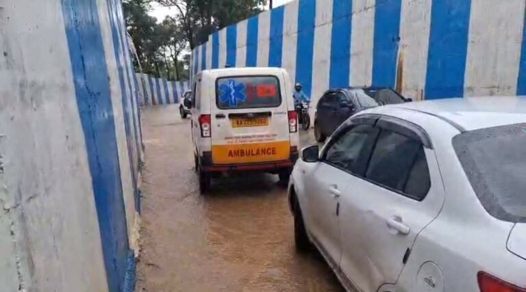 मनतुर्गा नजीकचा रेल्वे अंडरपास पाण्याखाली