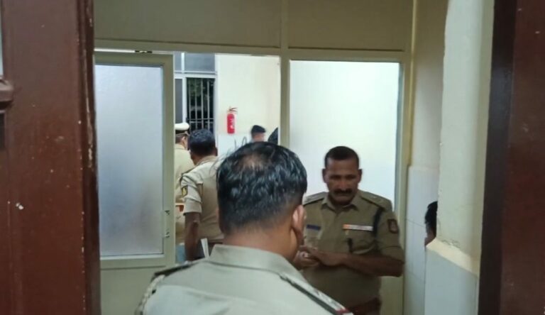 शहरात कवडी पीर मिरवणुकीनंतर मुलावर तलवारीने हल्ला