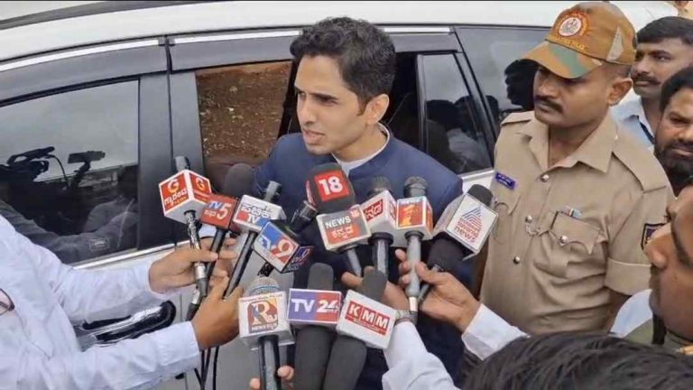 अनधिकृत ब्युटी पार्लर स्किन केअर सेंटरवर धाडी, चार केंद्रे सील