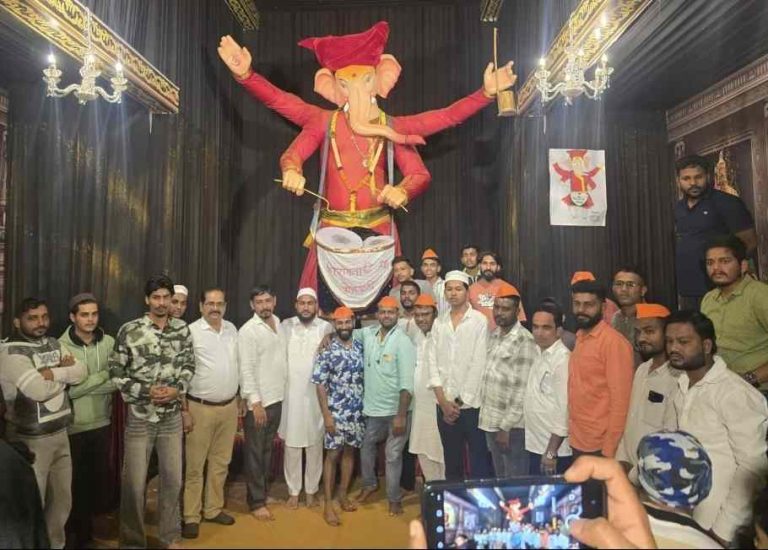 पिरनवाडीत हिंदू -मुस्लिम ऐक्यात गणेशोत्सव, ईद साजरा