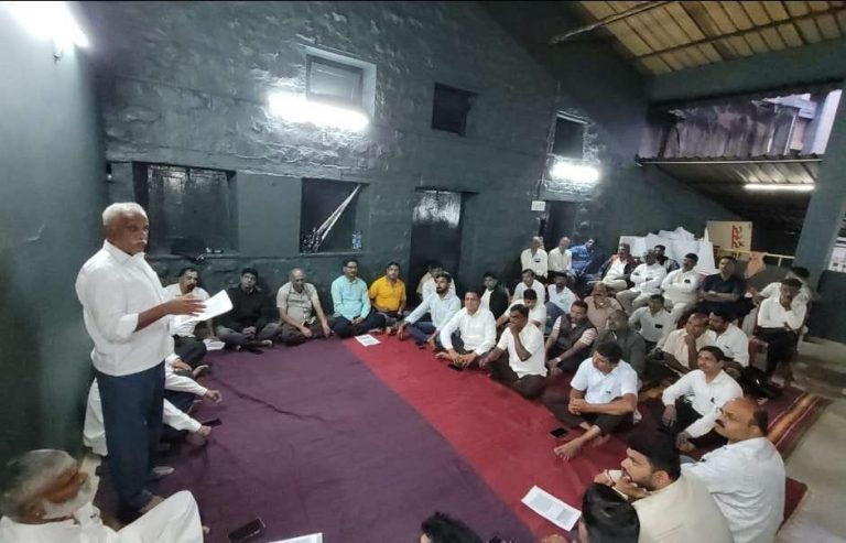 सकल मराठा समाजाच्या बैठकीत कोणता झाला निर्णय