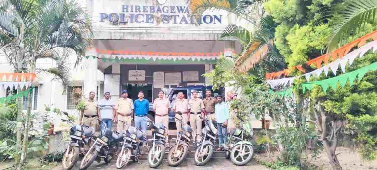 हिरेबागेवाडी पोलिसांकडून दुचाकी चोरट्यांना अटक