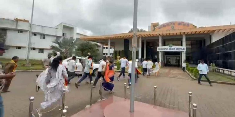 करवेची पुन्हा वळवळ!