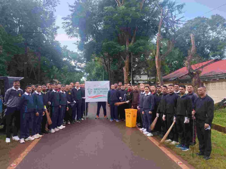 श्रमदानाने राबवली स्वच्छता मोहीम