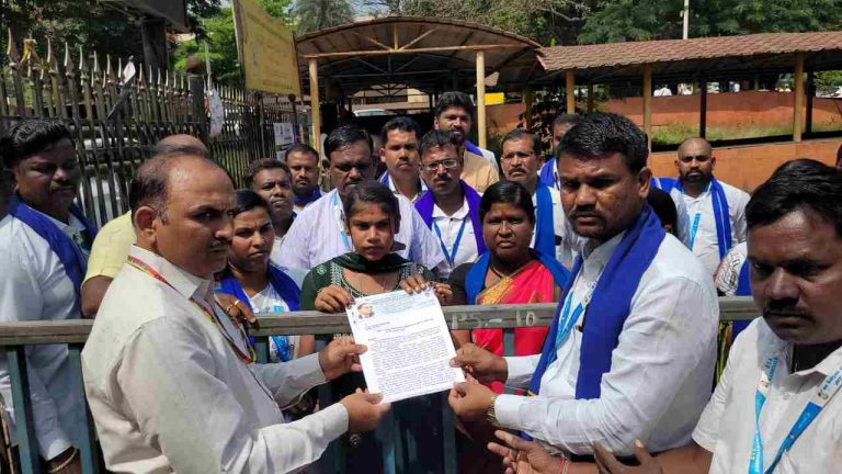 सरन्यायाधीशांच्या अवमानाबद्दल दलित संघर्ष समिती आक्रमक