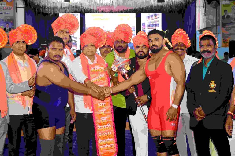 शंभू पैलवानाने पटकावला ‘युवा भारत केसरी २०२५ किताब