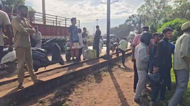 रस्त्यावर कोसळल्याने डोक्याला मार लागून इसमाचा मृत्यू