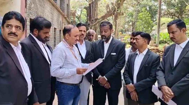 सर्वोच्च न्यायालयातील ‘त्या’ घटनेचा निषेध