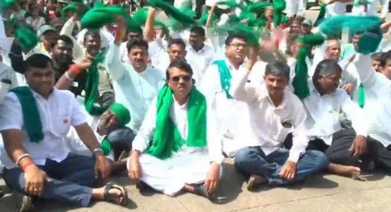 ऊसाला योग्य दर जाहीर करण्याची मागणी;