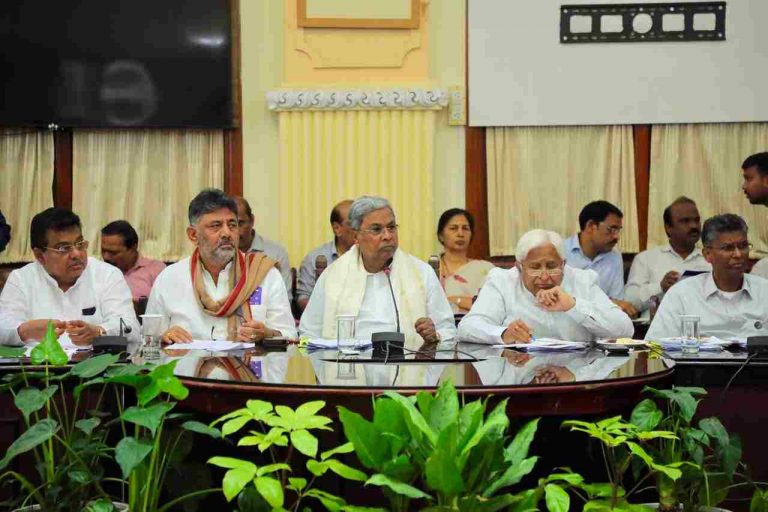 मुख्यमंत्र्यांच्या बैठकीत कोणकोणत्या मुद्द्यावर चर्चा काय झाले निर्णय