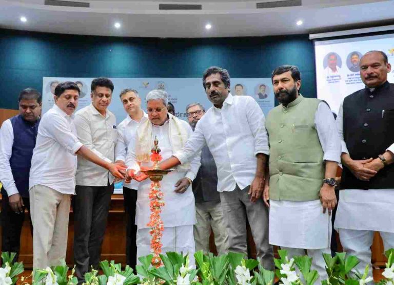 बेळगावमध्ये मुख्यमंत्री सिद्धरामय्या यांच्या हस्ते ई-खाता सुविधेचा शुभारंभ