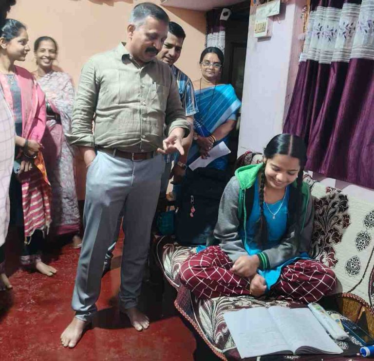 दोन तास स्क्रीन ऑफ उपक्रमाची तालुका पंचायत कडून पाहणी