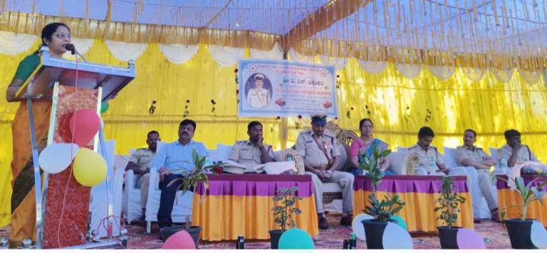 अग्निशामक अधिकारी व्यंकटेश टक्केकर यांचा सेवानिवृत्तीपर भव्य सत्कार