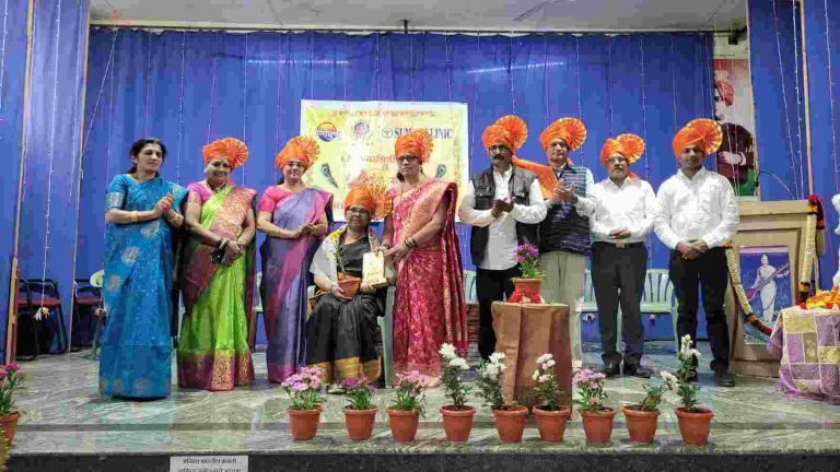 कवयित्रींच्या कवितांनी सजले व्यासपीठ